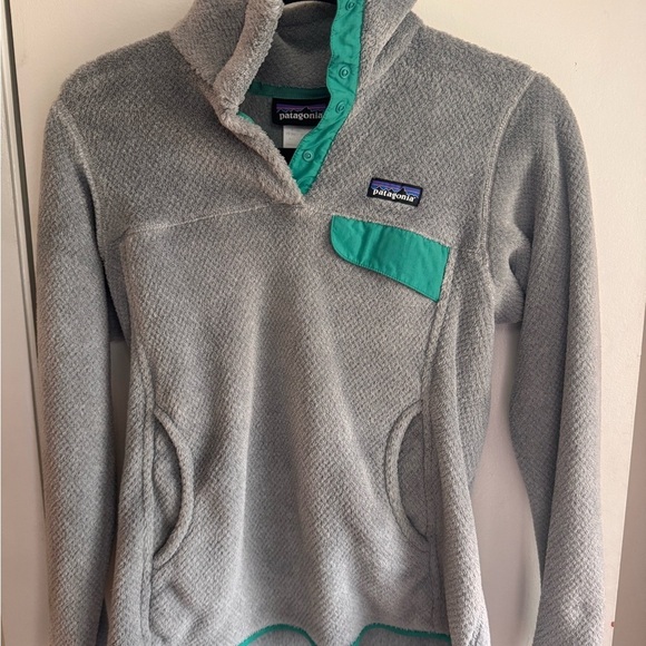 Patagonia Sweaters - Patagonia Women's Gray Grey Green ReTool Snap T Super Soft Fleece Pullover Small